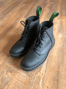 Black Solovair Genuine Leather Derby Boot - Women's 8 1/2 - Great Condition!